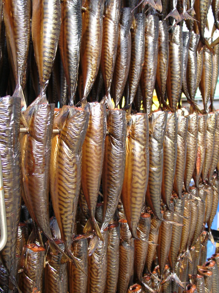 Geräucherte und getrocknete Fischprodukte